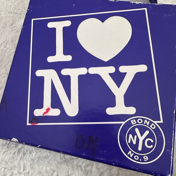 Bond No. 9 I Love NY Perfume - Picture 4 of 6